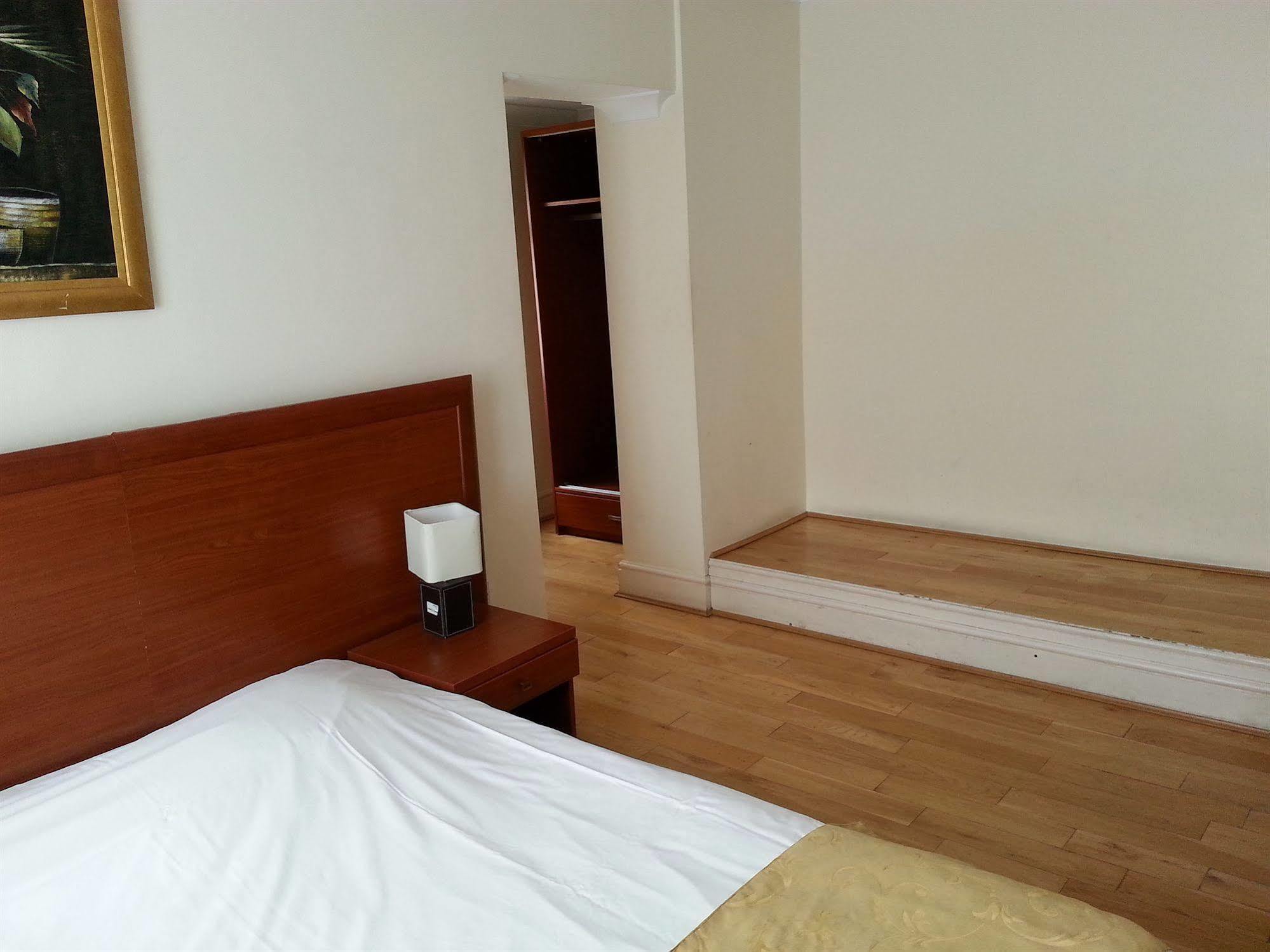 Corner House Hotel ロンドン エクステリア 写真